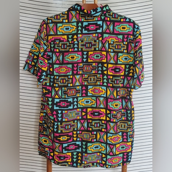 Men's Medium H&M LOVES COACHELLA-  SHORT SLEEVE BUTTON UP - Picture 3 of 6